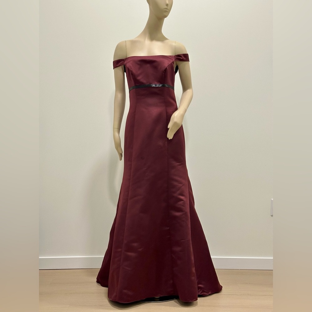 Watters & Watters Burgundy Off-Shoulder Gown – Size 10